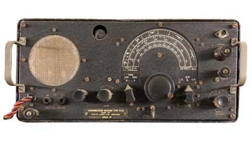 飞利浦在第二次世界大战期间制造的PYE设计的PCR便携式beplayer体育官网通信接收器：复古广播