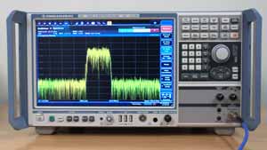典型的光谱分析仪显示RF信号光谱